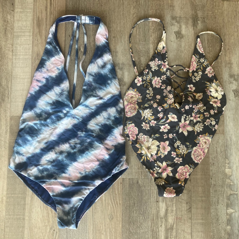 Billabong one piece swim suits size small bundle